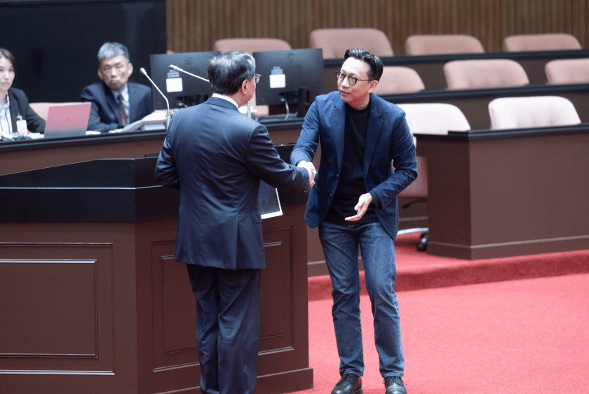 Bitcoin As Hedge: Taiwan Lawmaker Takes Reserve Proposal To The Top